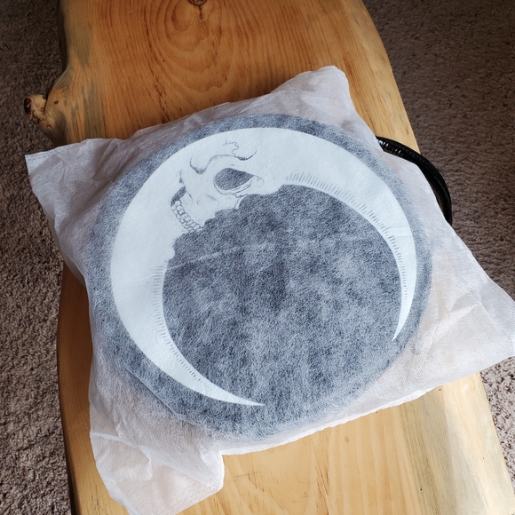 Crescent Skull Moon Crossbody Handbag - Picture 10 of 10